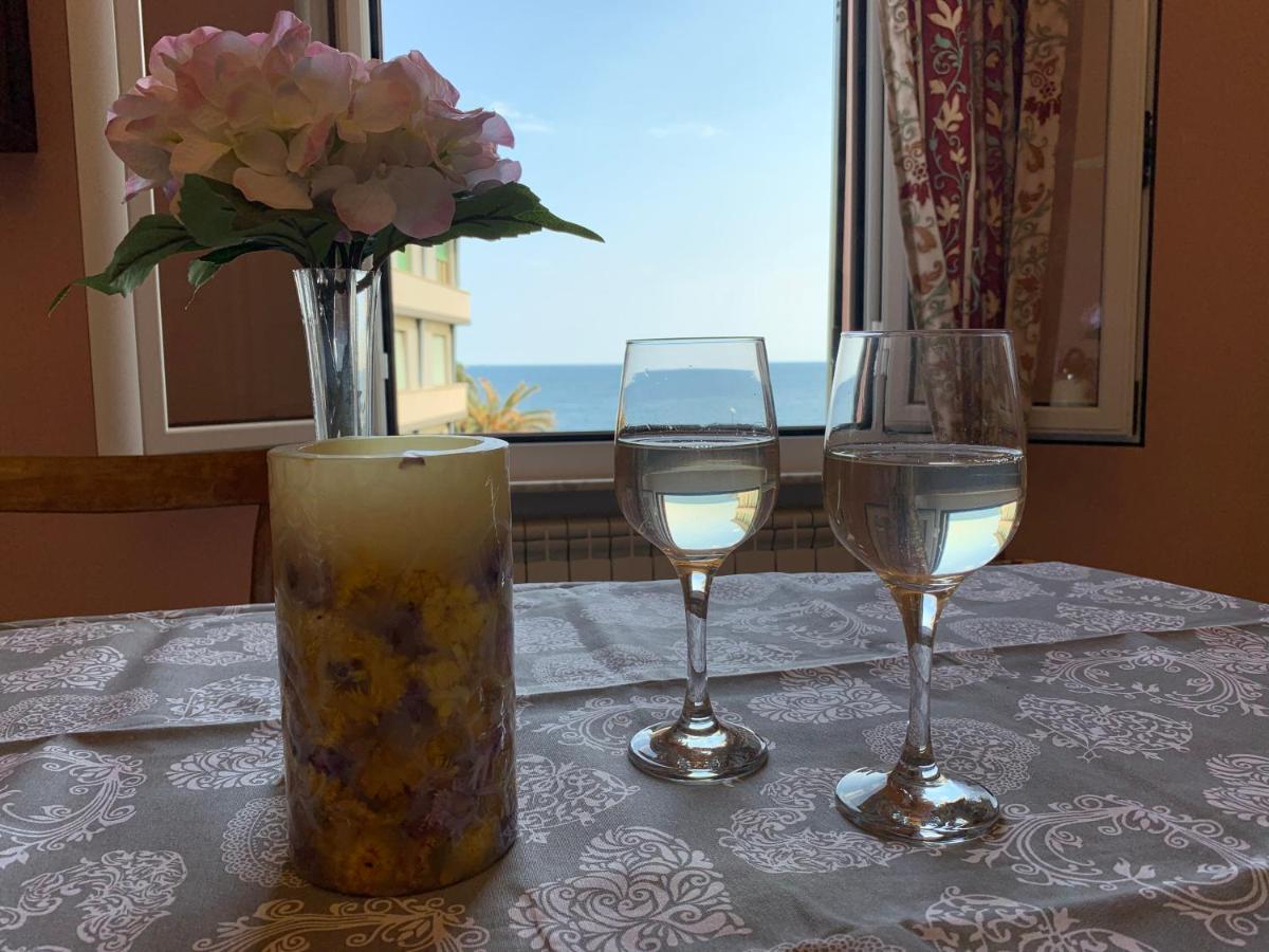 Le Finestre Sul Mare Apartman Albissola Marina Kültér fotó