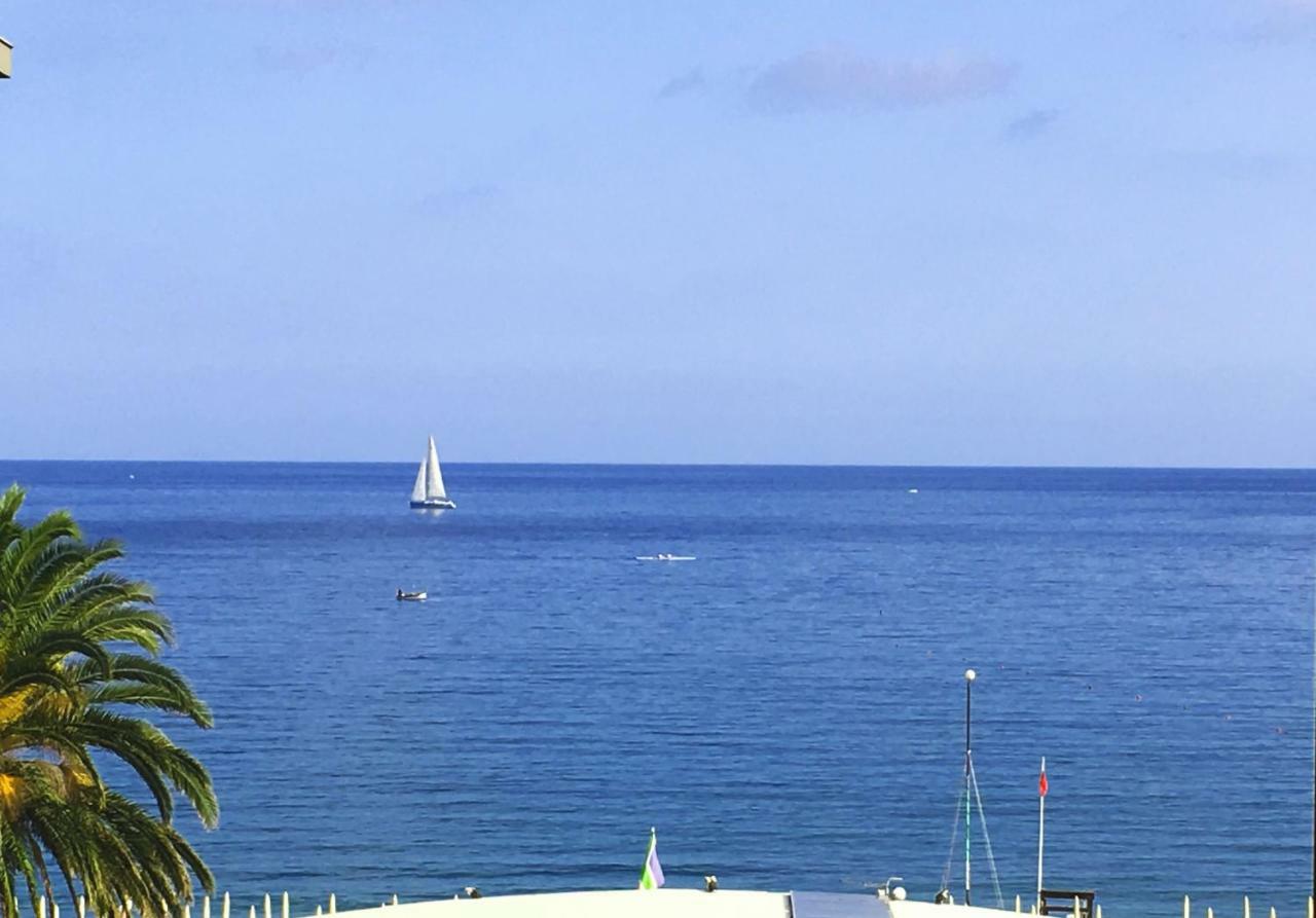Le Finestre Sul Mare Apartman Albissola Marina Kültér fotó